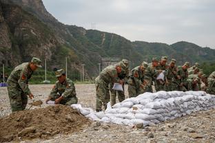 艾克森谈重回国家队：这是一种荣誉，哪怕让我上5分钟我也会拼